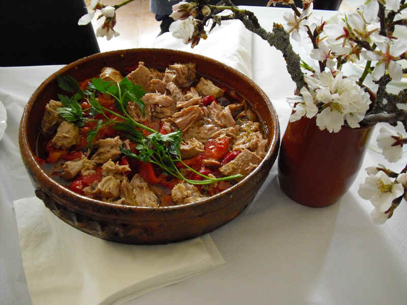 Receta de ensalada de pimientos asados en horno de leña con bonito del norte