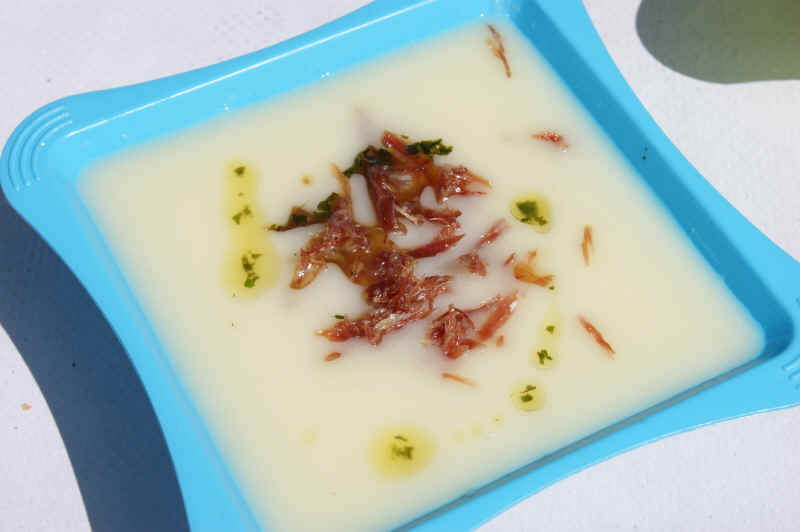 Receta de sopa fría de melón con virutas de jamón ibérico