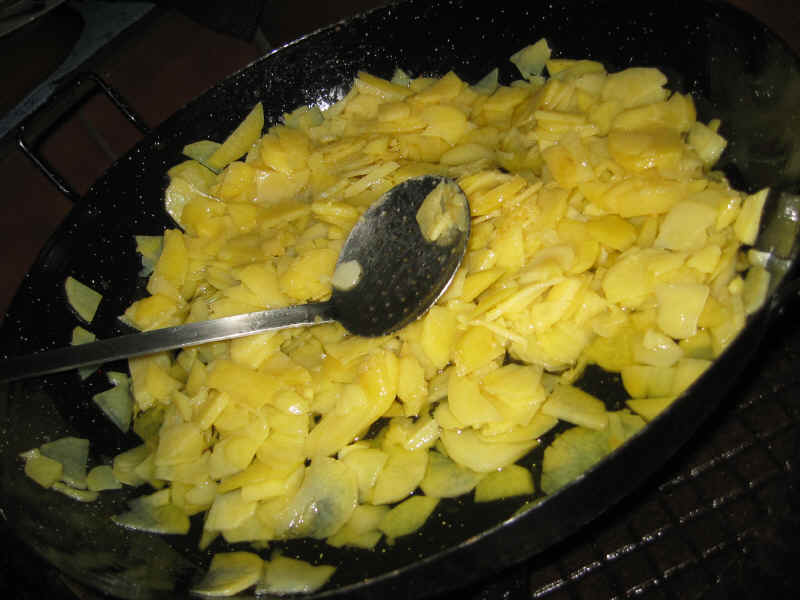 Receta de patatas panadera con pimiento y cebolla