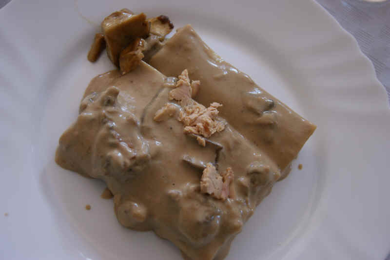 Receta de canelones de confit de pato con salsa de boletus