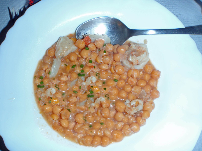 Receta de garbanzos con callos de bacalao