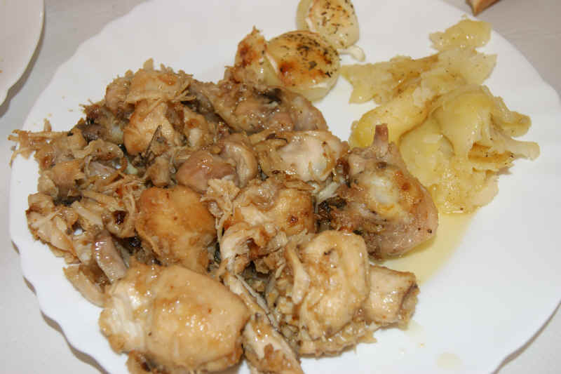 Pollo al ajillo