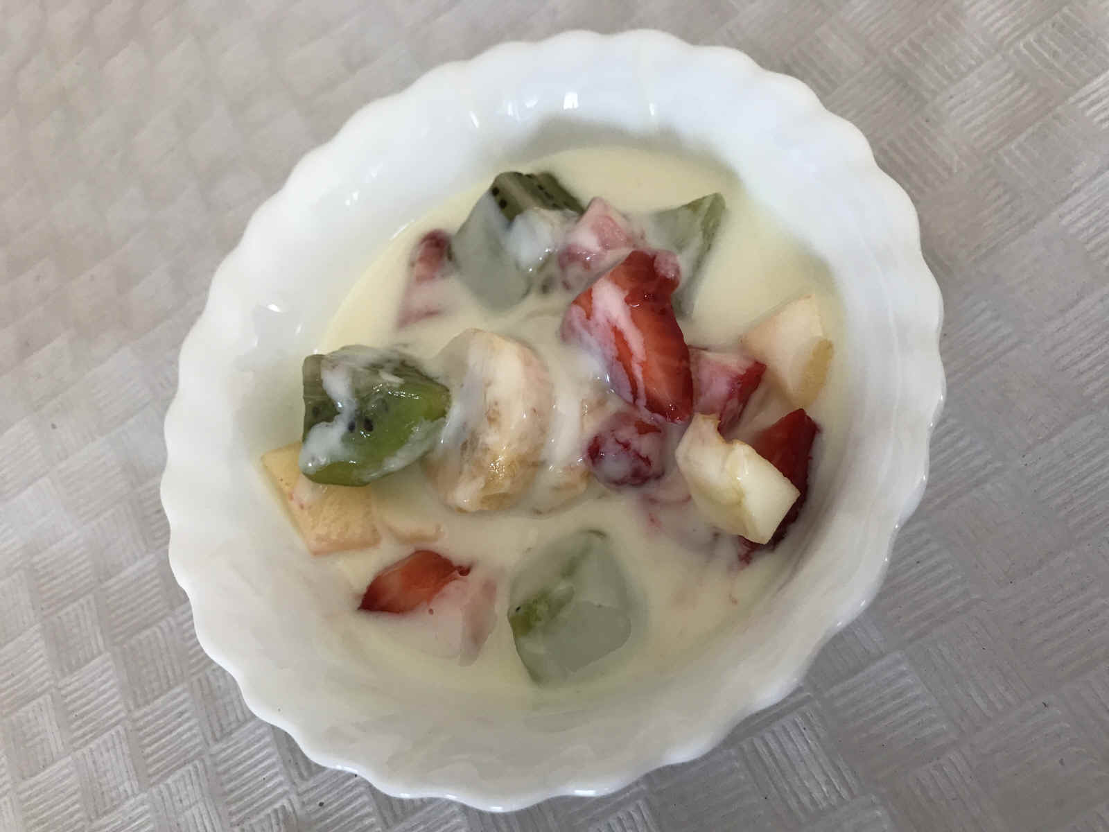 Receta de crema de yogur y leche condensada con frutas