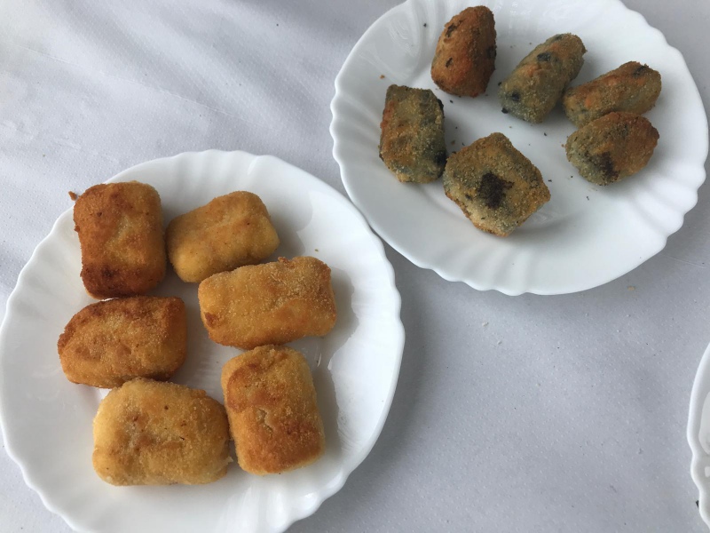 Receta de croquetas de calamares en su tinta