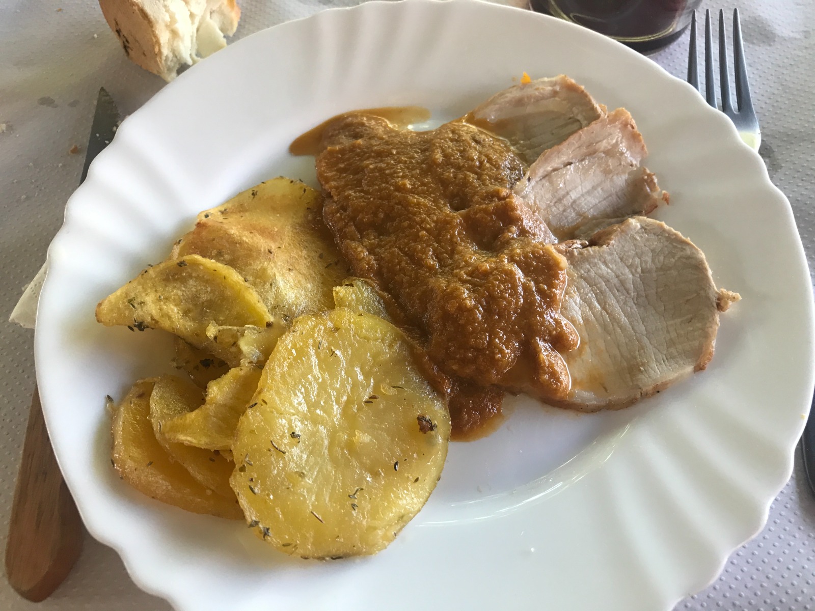 Receta de lomo de cerdo con salsa de almendras y chocolate