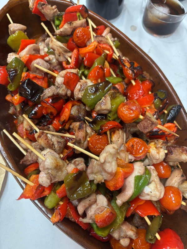 Pinchitos de pollo y verduras Pinchitos de pollo y verduras