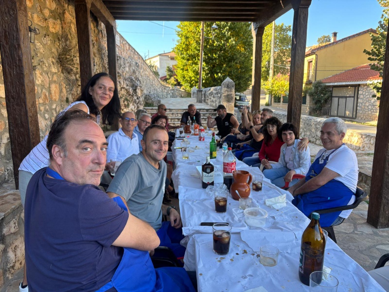 Un momento de la sobremesa Un momento de la sobremesa