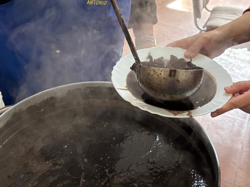 Receta de judías negras con calamares